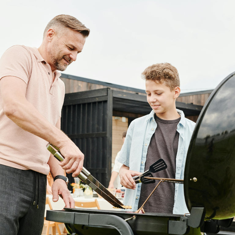 Backyard BBQ Bliss: Ultimate Summer Guide to Grill & Kitchen Entertain