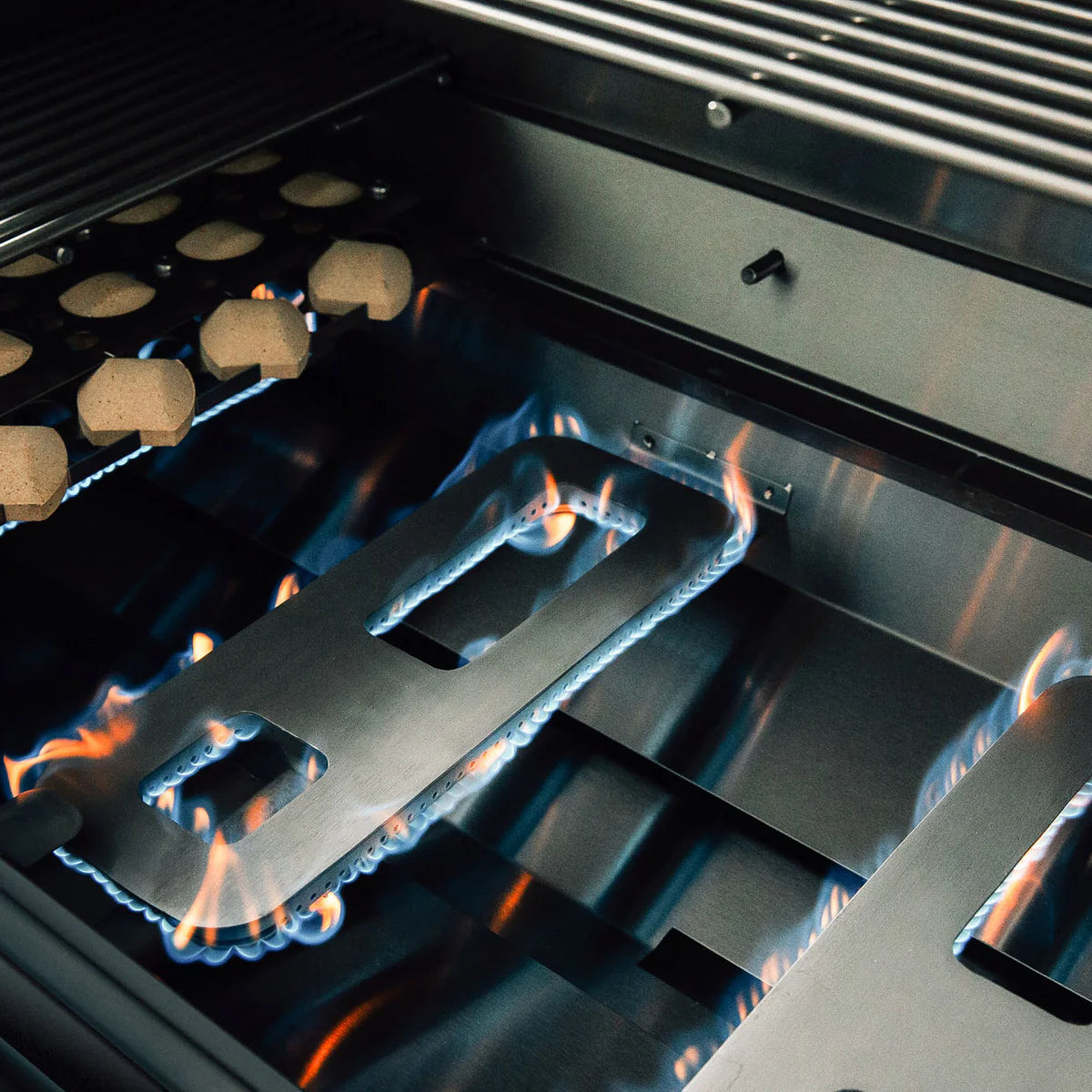 Summerset TRL Deluxe 44-inch 4-burner Built-in Natural Gas Grill With Rotisserie - TRLD44-NG