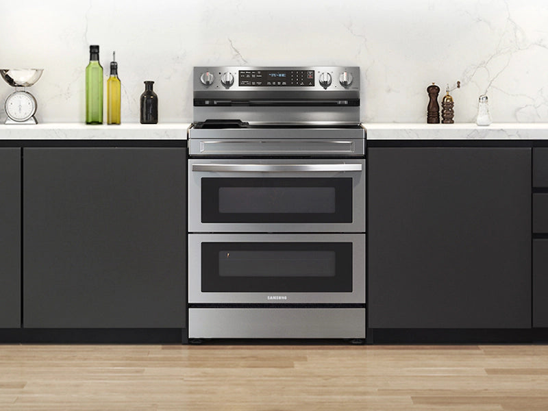 6.3 cu. ft. Smart Freestanding Electric Range with Flex Duo™, No-Preheat Air Fry & Griddle in Black Stainless Steel