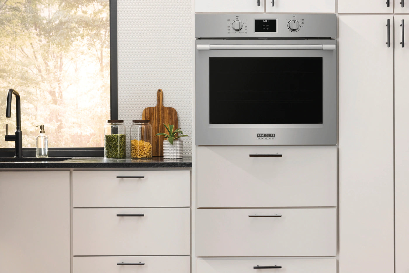 Frigidaire Professional 30" Single Wall Oven with No Preheat + Air Fry
