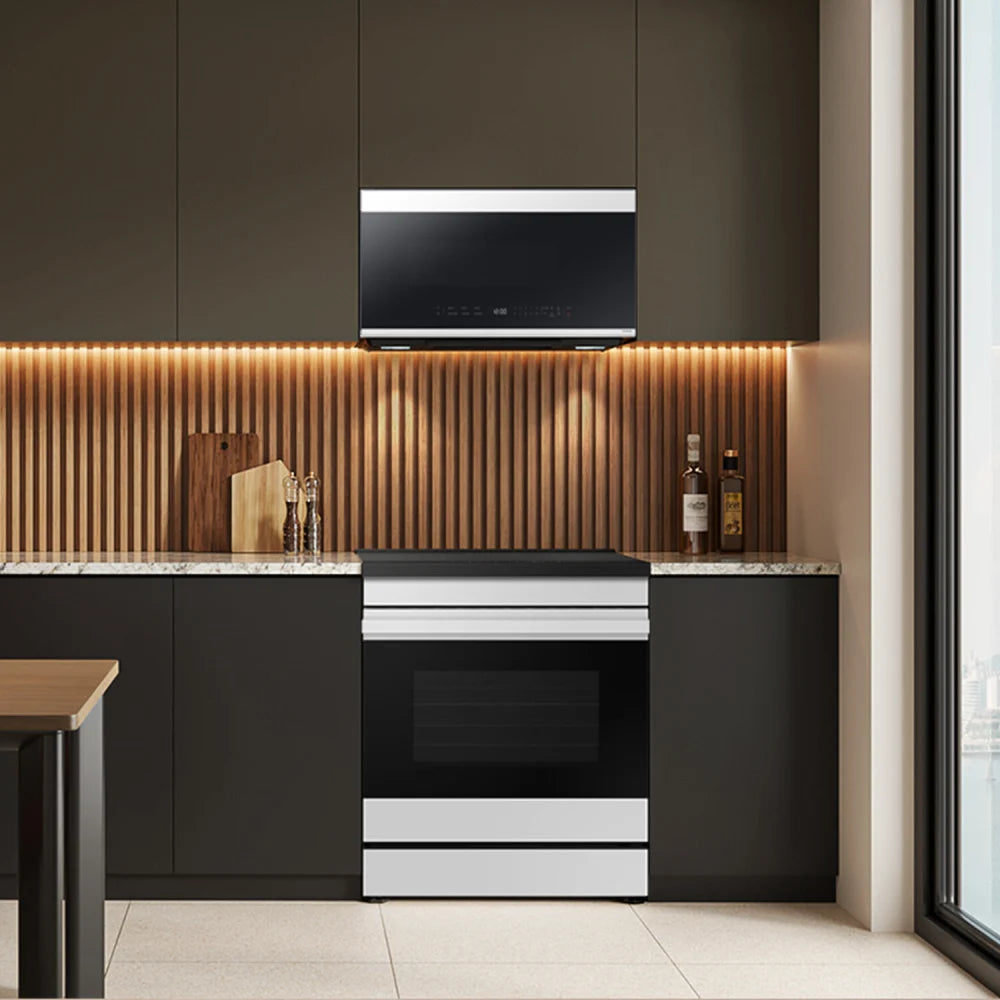 Bespoke 6.3 cu. ft. Smart Slide-In Induction Range with Ambient Edge Lighting™ & Air Sous Vide in White Glass