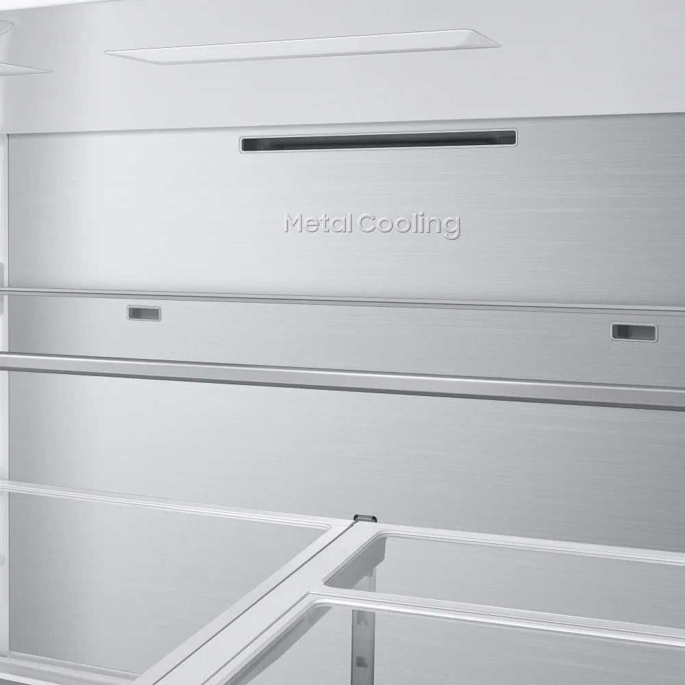 Bespoke 4-Door French Door Refrigerator (29 cu. ft.) with Beverage Center™ in White Glass