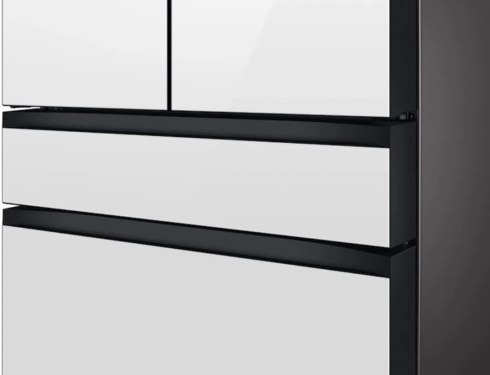Bespoke 4-Door French Door Refrigerator (29 cu. ft.) with Family Hub™ in White Glass
