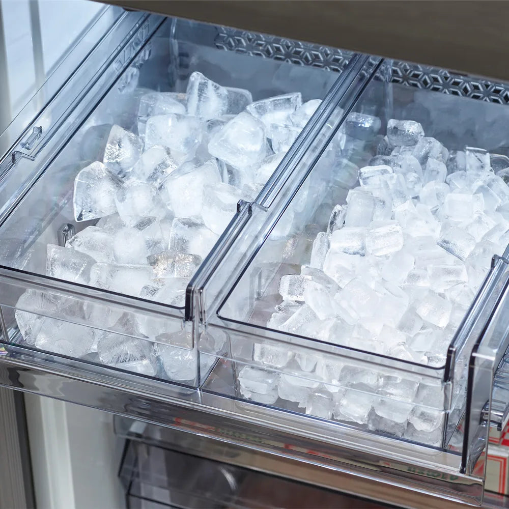 Bespoke 4-Door Flex™ Refrigerator (29 cu. ft.) with Beverage Zone™ and Auto Open Door in Stainless Steel