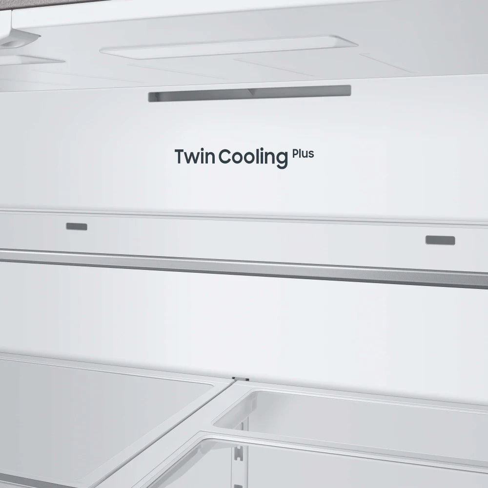 Bespoke 3-Door French Door Refrigerator (30 cu. ft.) with Beverage Center™ in White Glass