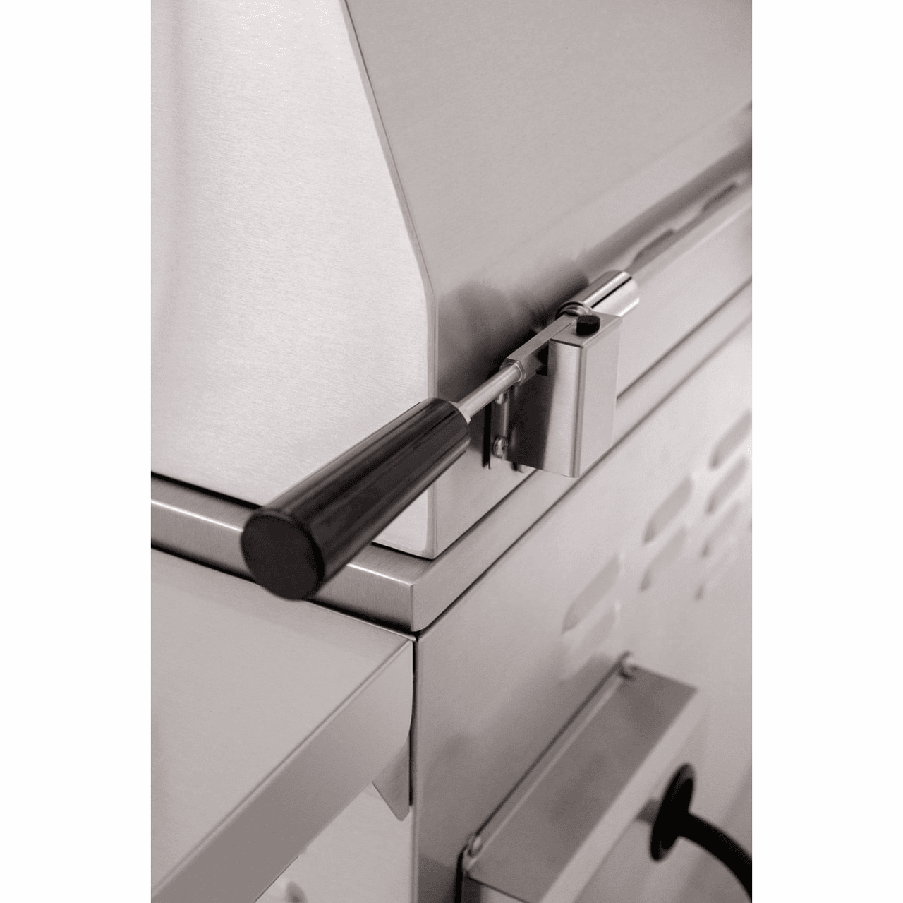 Summerset Alturi Grill U-Tube Series 42